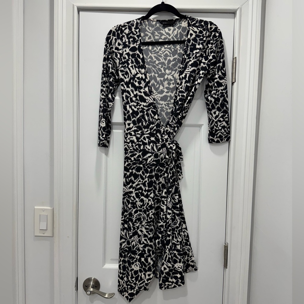 BCBGMaxAzria Black and White Floral Patterned Wrap Dress